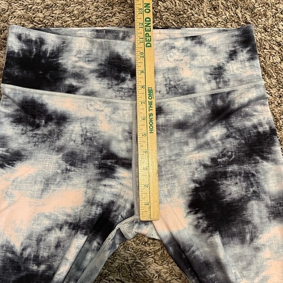 Athleta elation 7/8 pink black tie dye leggings - Picture 10 of 10